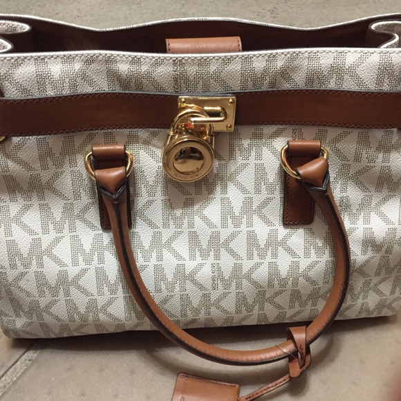 Michael Kors Handbag - Picture 6 of 7